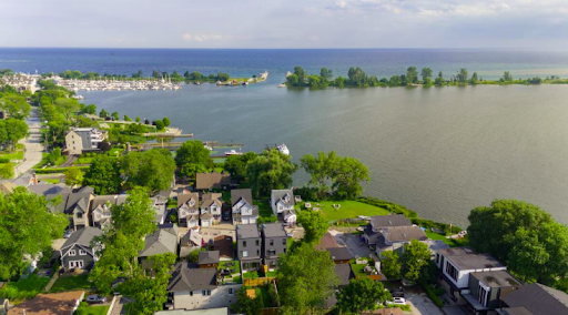 Maximizing Airbnb Income in Toronto: Tips for Property Owners